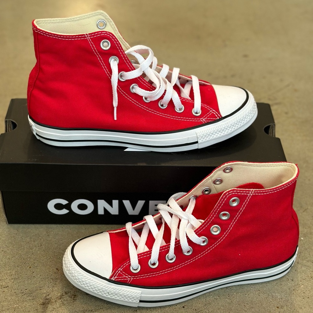 Red Women’s 9 high top converse